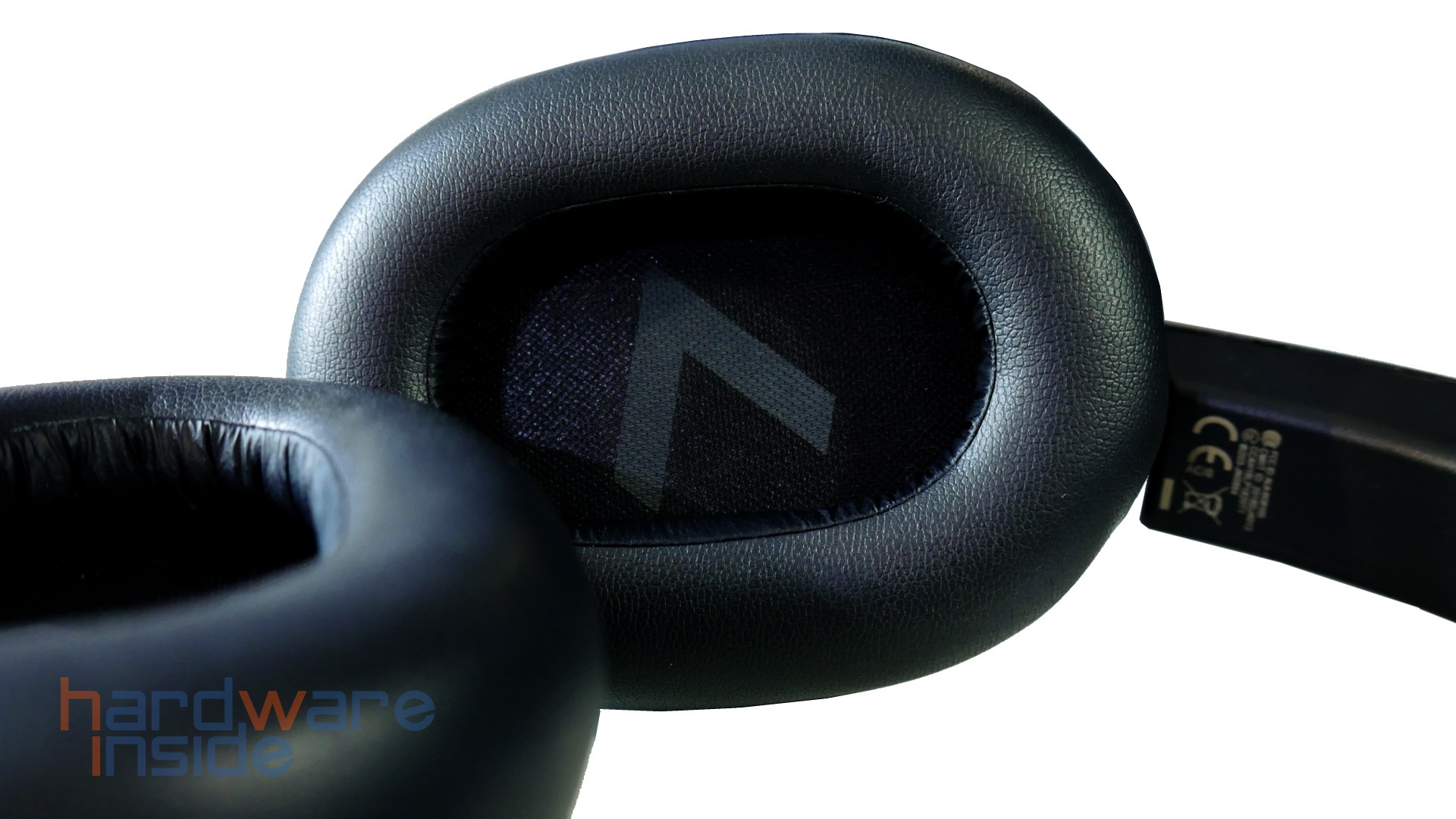 Plantronics BACKBEAT GO 810 - 3.jpg