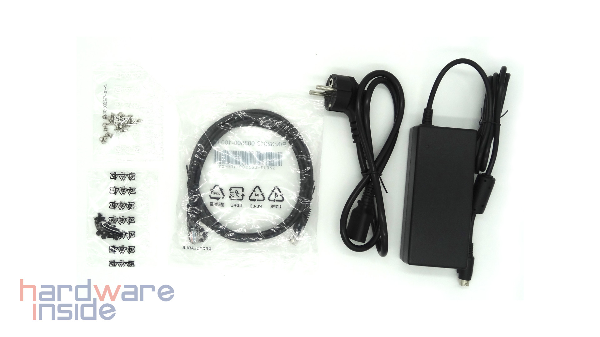 QNAP TS-664 Lieferumfang