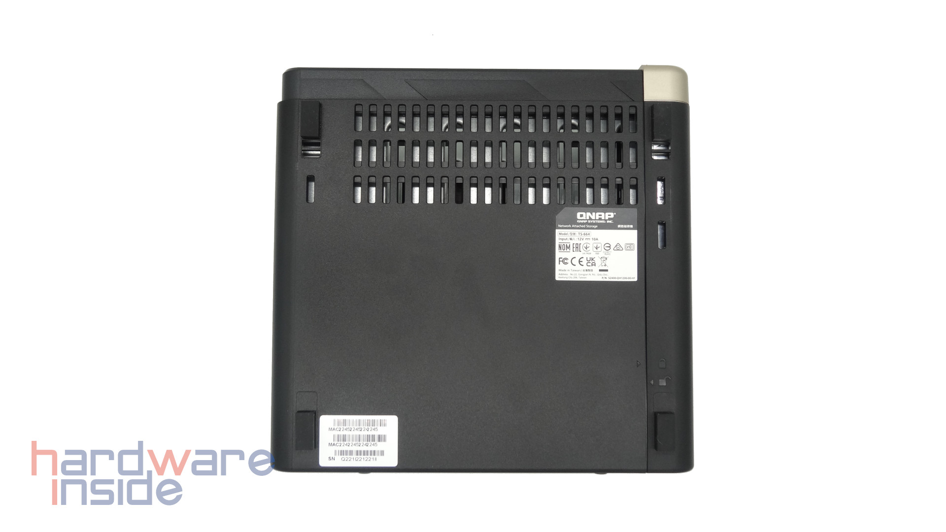 qnap-ts664-ansicht-unten.JPG