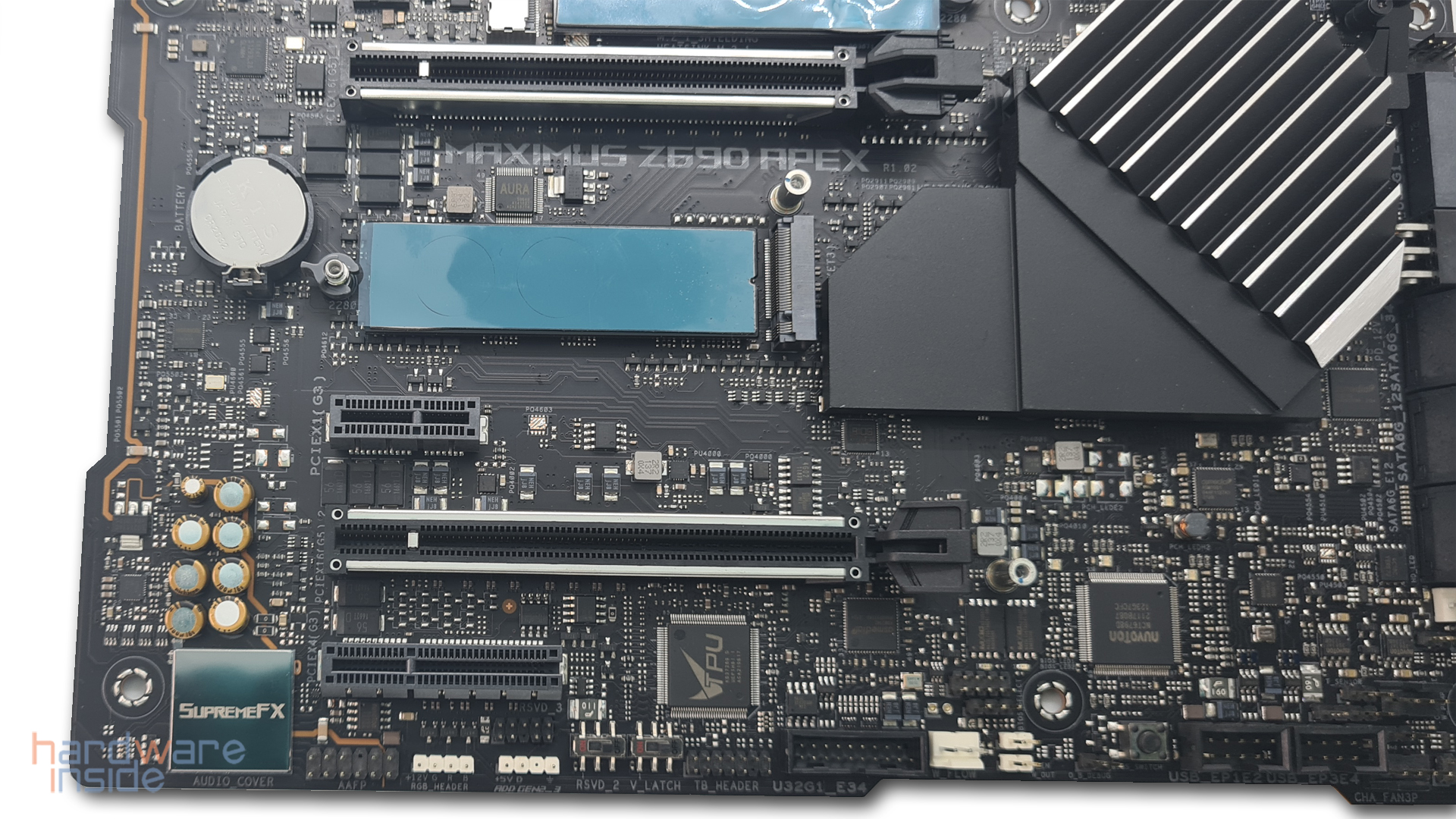 rog maximus z690 apex_14.jpg