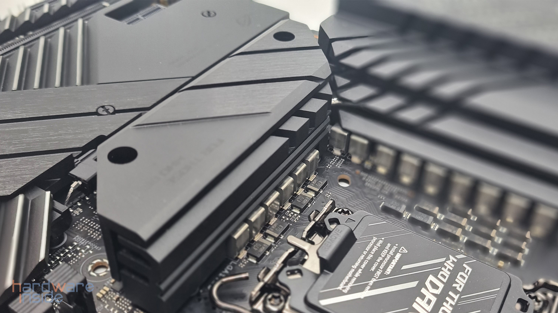 rog maximus z690 apex_22.jpg