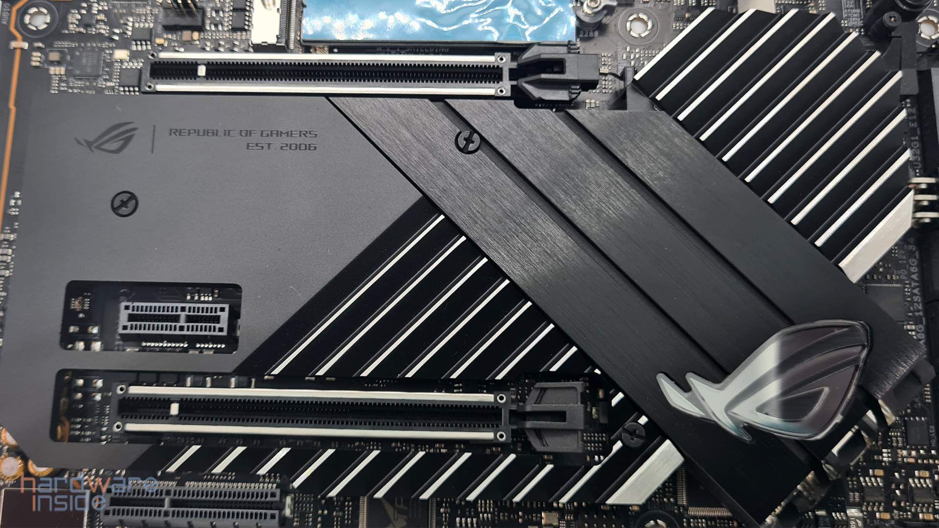 rog maximus z690 apex_24.jpg