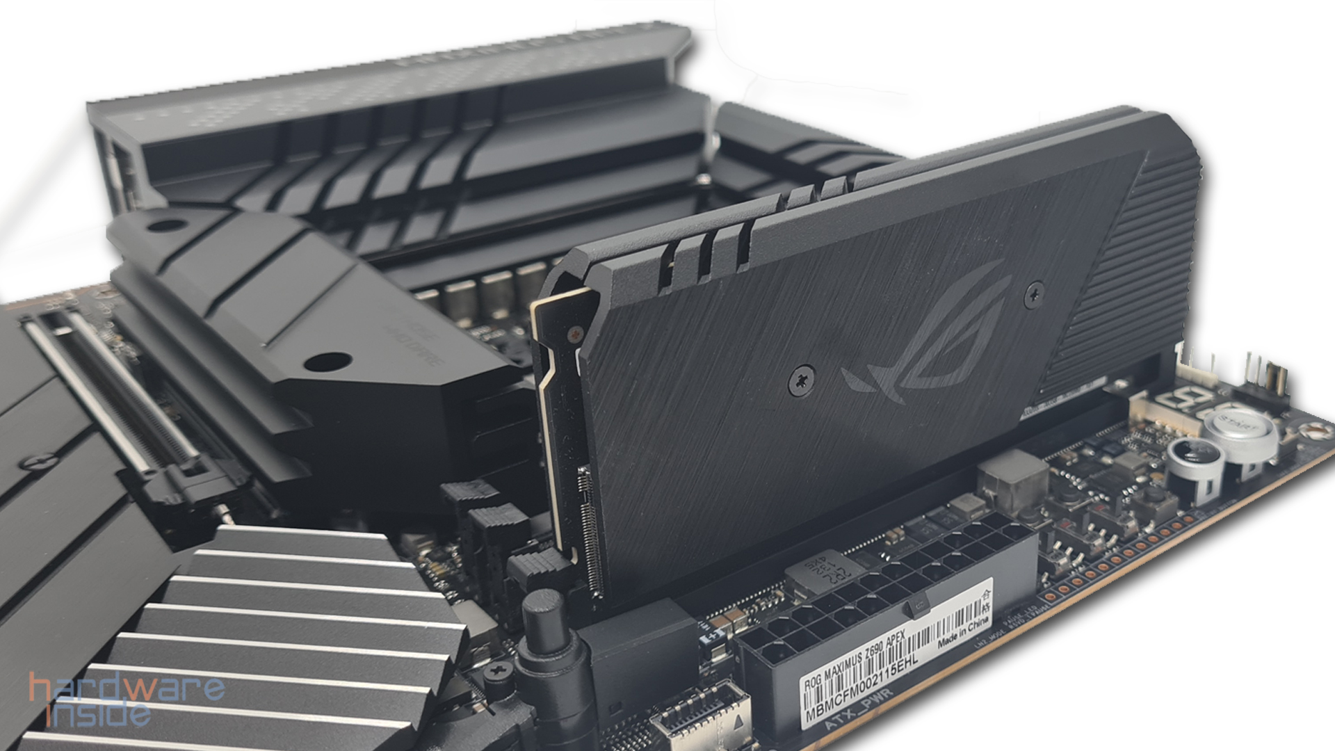 rog maximus z690 apex_30.jpg