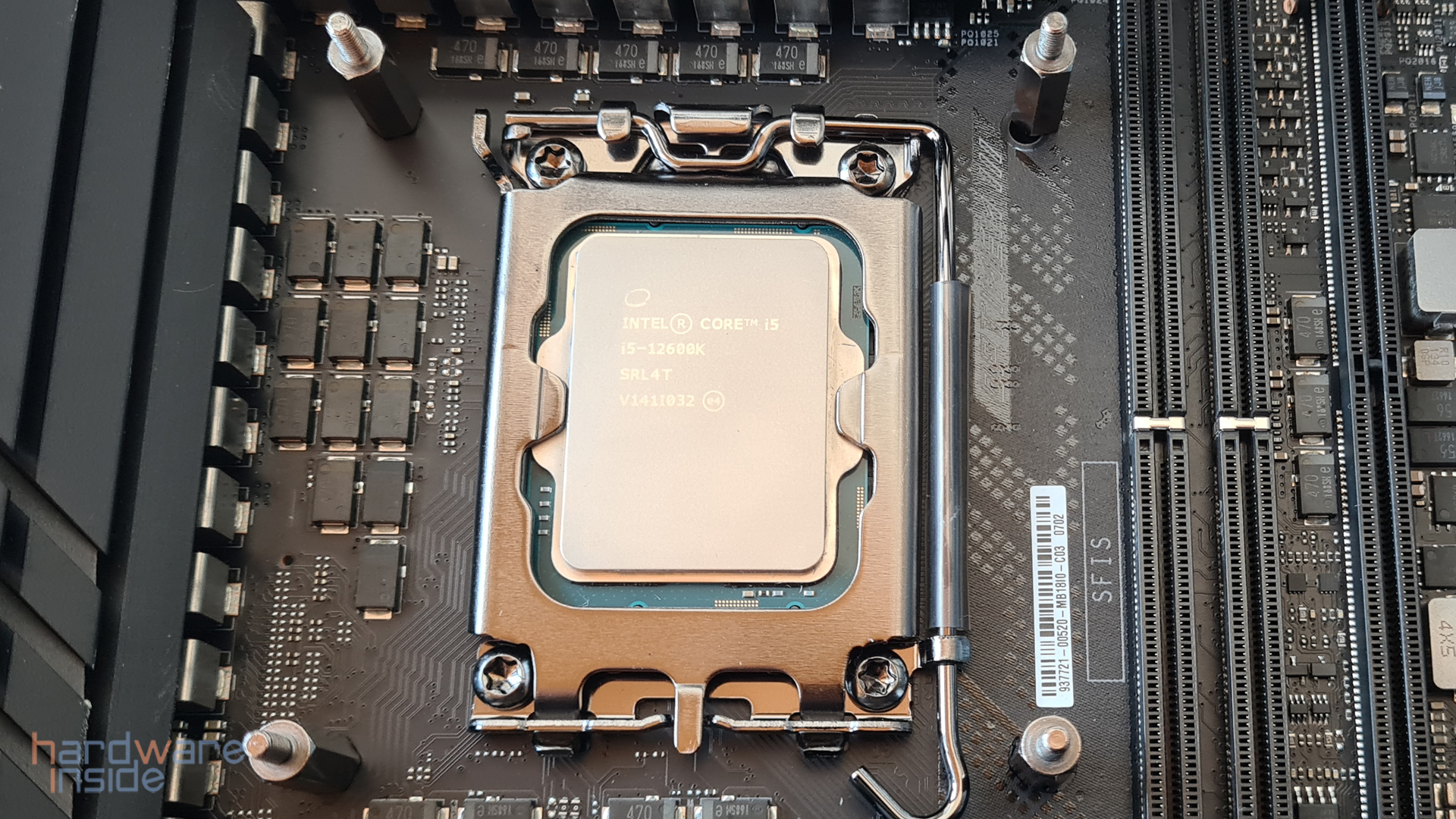 rog maximus z690 apex_41.jpg