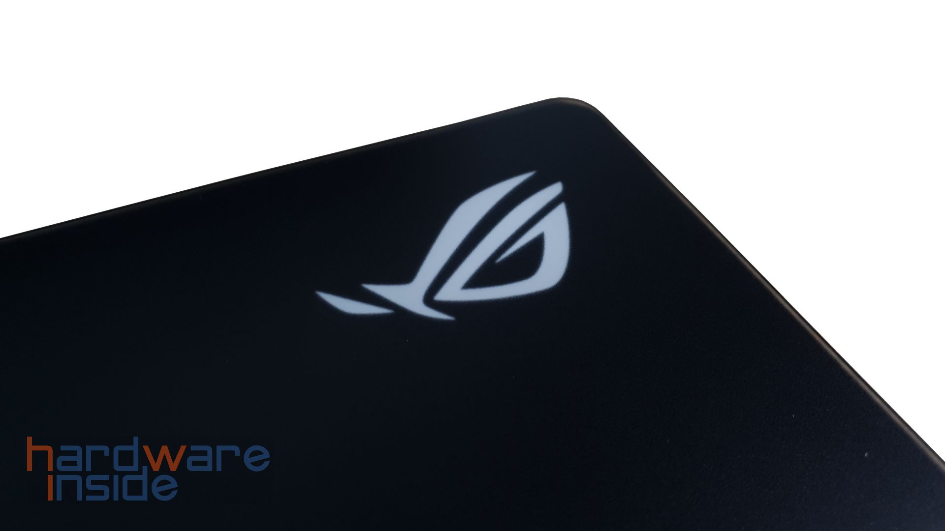 rog-moonstone-ace-l-verpackung-rog-logo.jpg