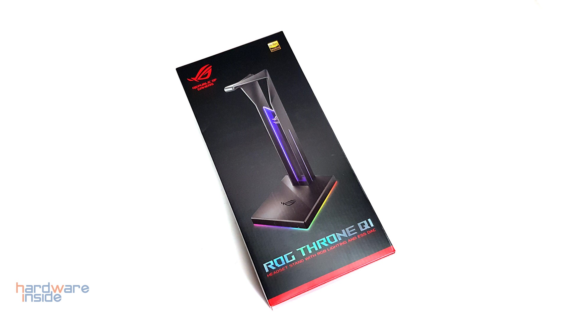 ROG THRONE QI - 1.jpg