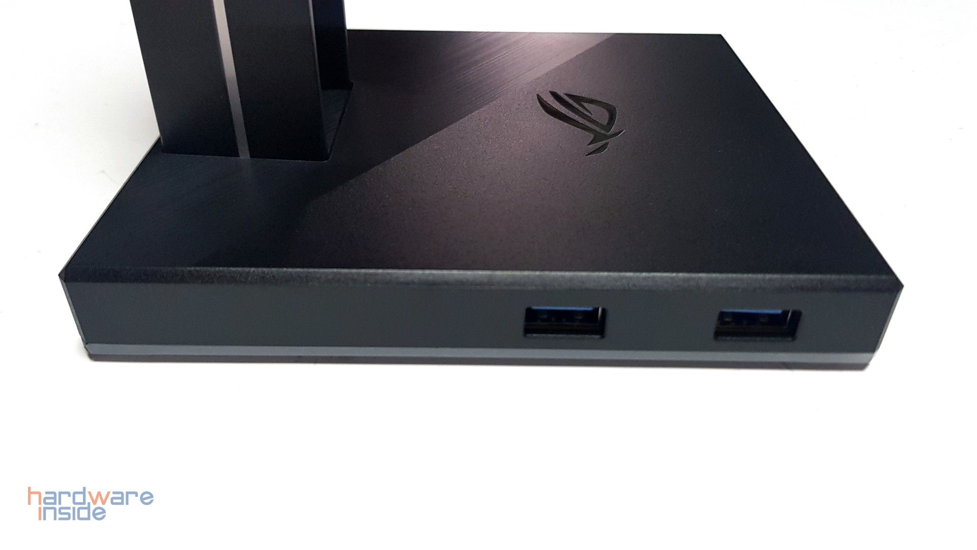 ROG THRONE QI - 17.jpg