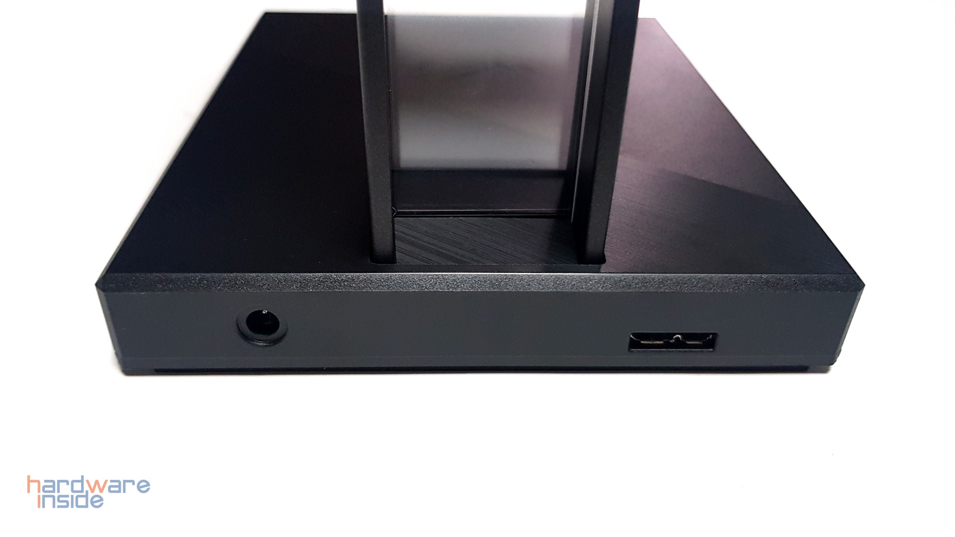 ROG THRONE QI - 18.jpg