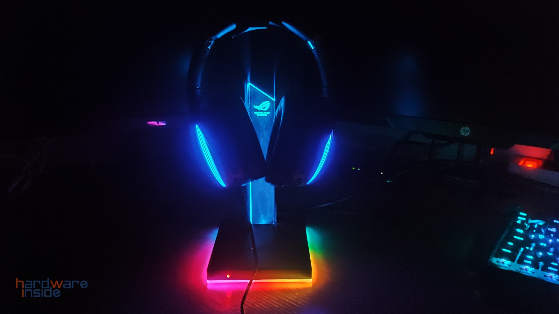 ROG THRONE QI - 27.jpg