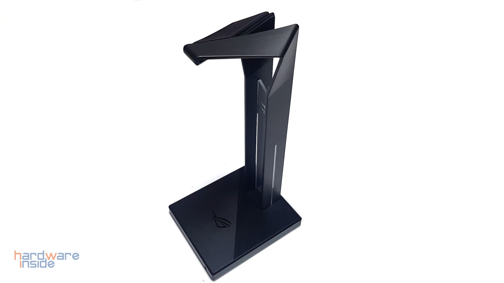 ROG THRONE QI - 9.jpg