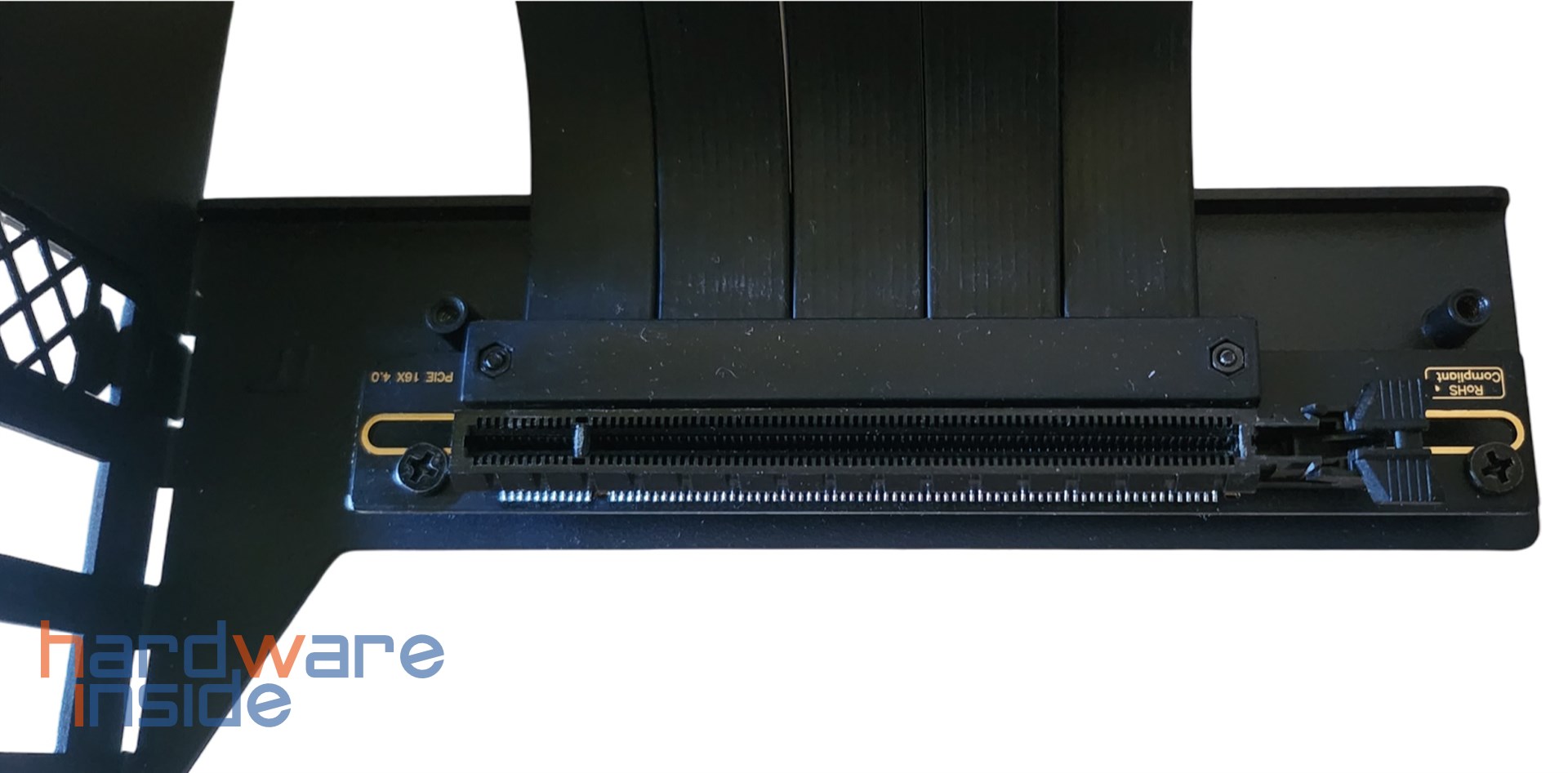 sharkoon-rebel-c50-rgb-vertikal-gpu-set-montage  (1).jpg