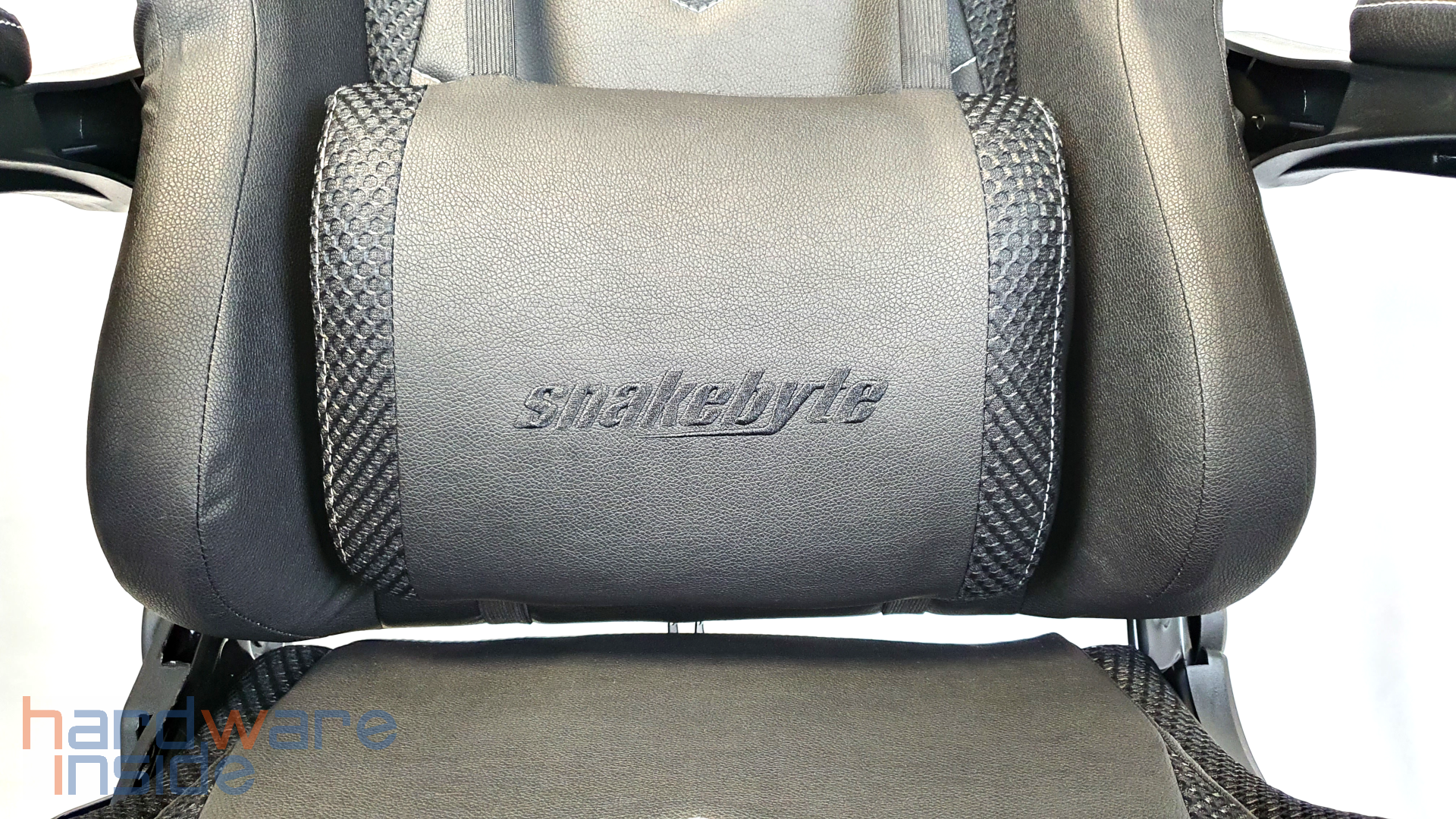 snakebyte-gamingseat_evo-lendenwirbelkissen.png