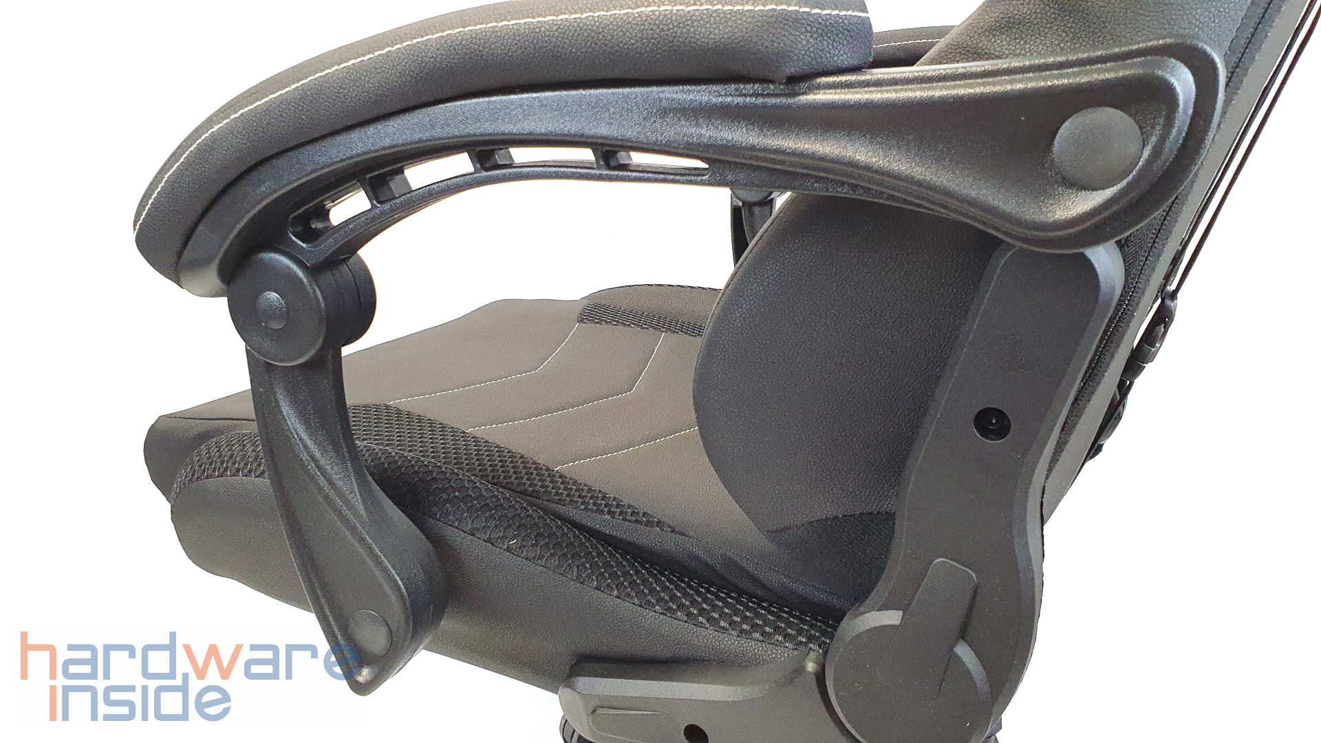 snakebyte-gamingseat_evo-seite_links.png