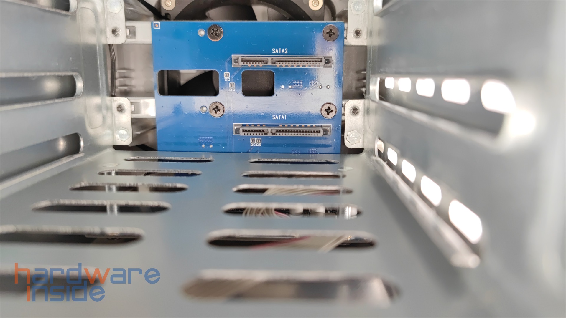 TerraMaster D2-300 - 10.jpg