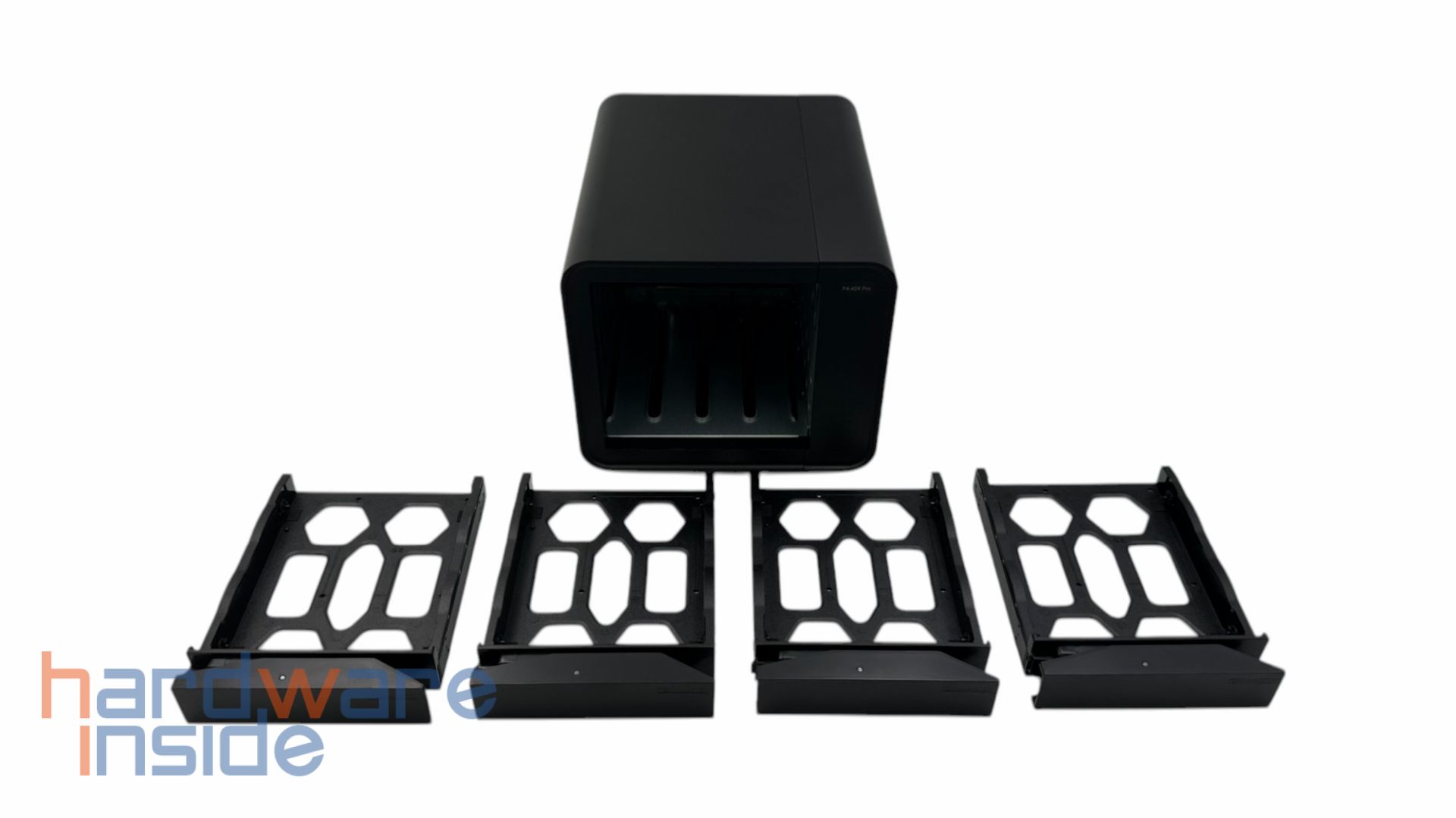 TerraMaster F4-424 Pro - 019.jpg