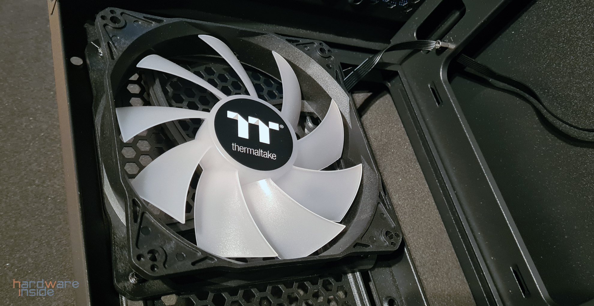 thermaltake h55 tg argb_23.jpg