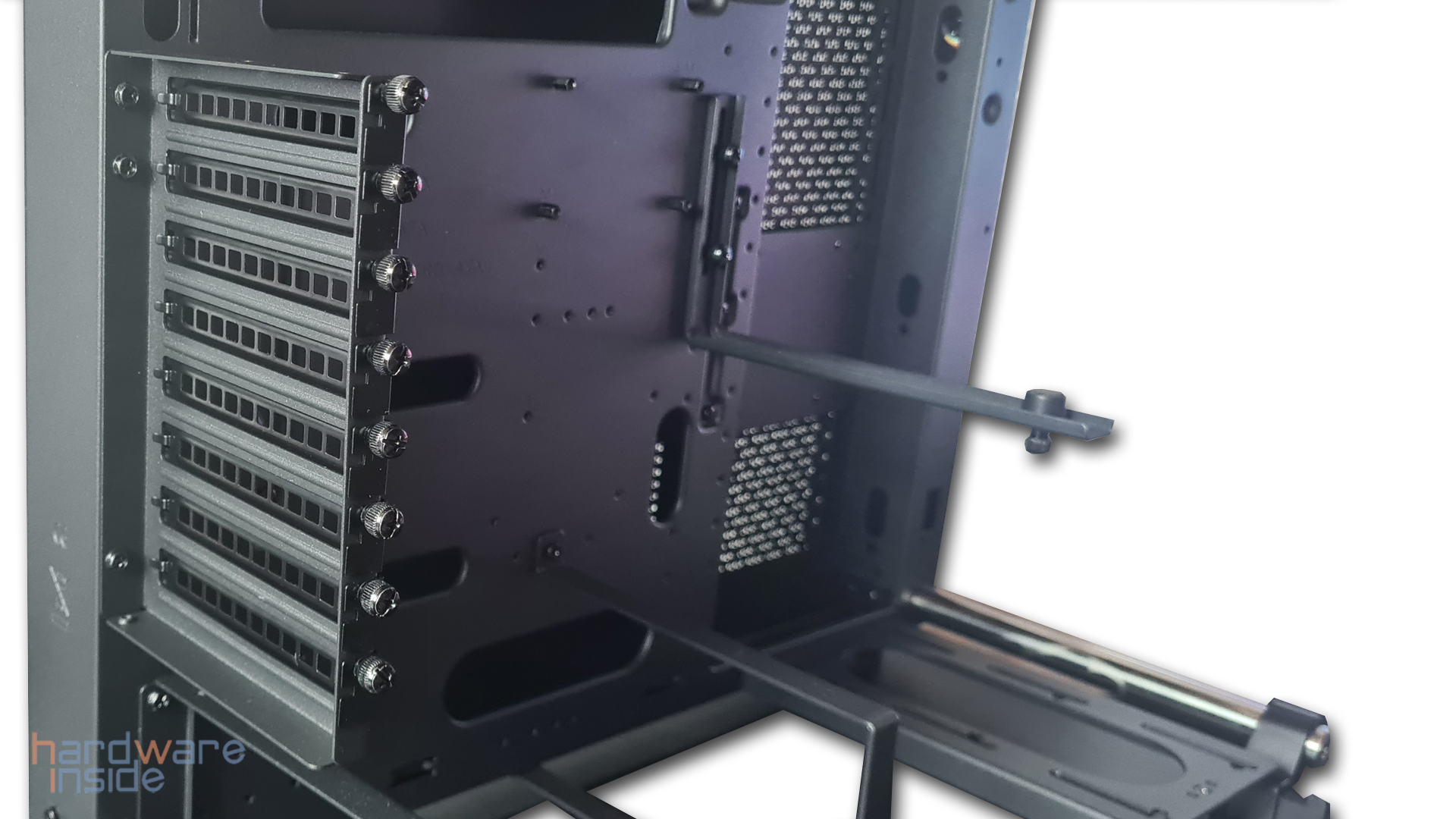 thermaltake p3 tg pro_26.jpg