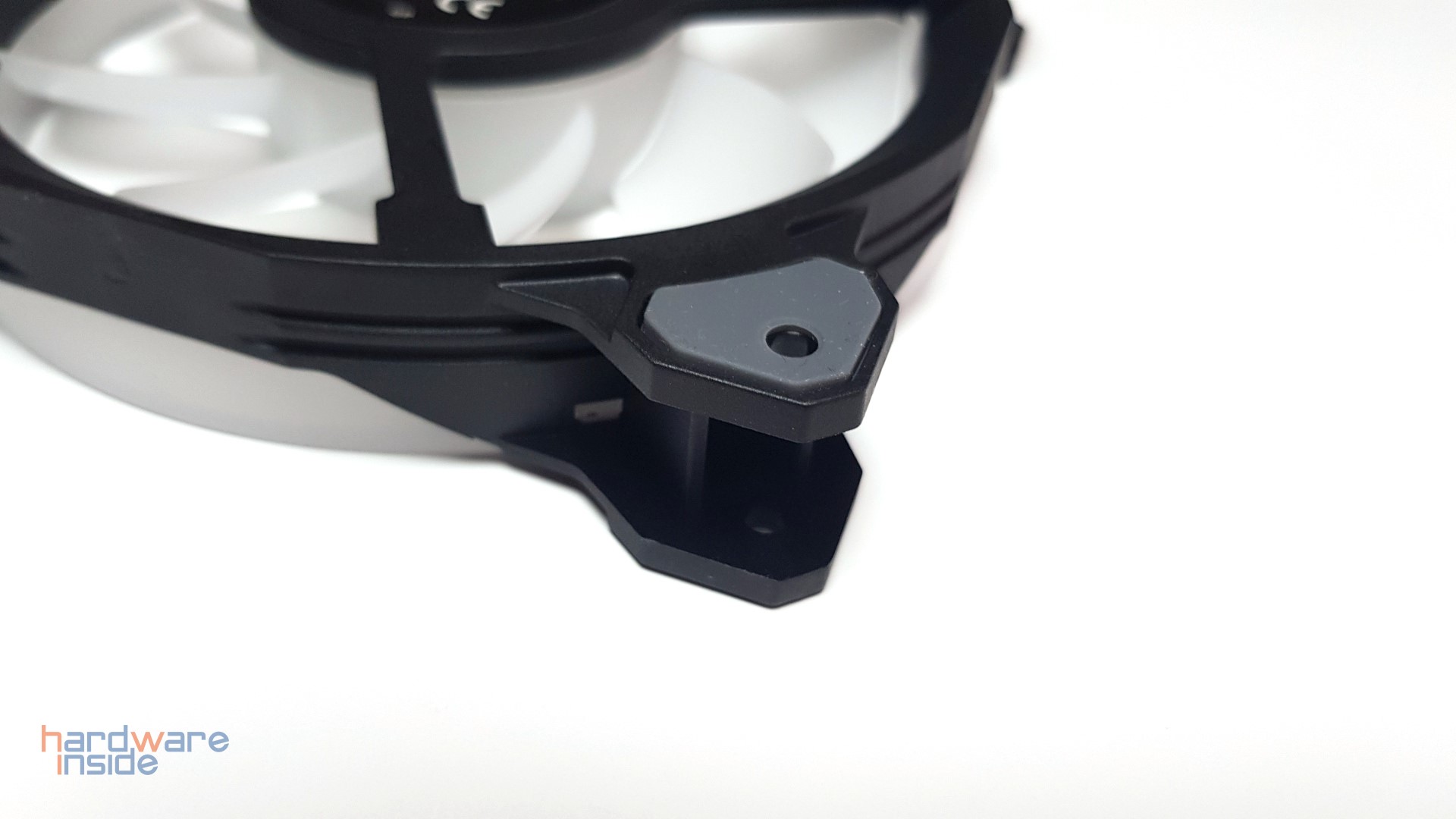 Thermaltake Riing Quad 14 RGB Radiator Fan TT Premium Edition Fan 3er Pack - 11.jpg