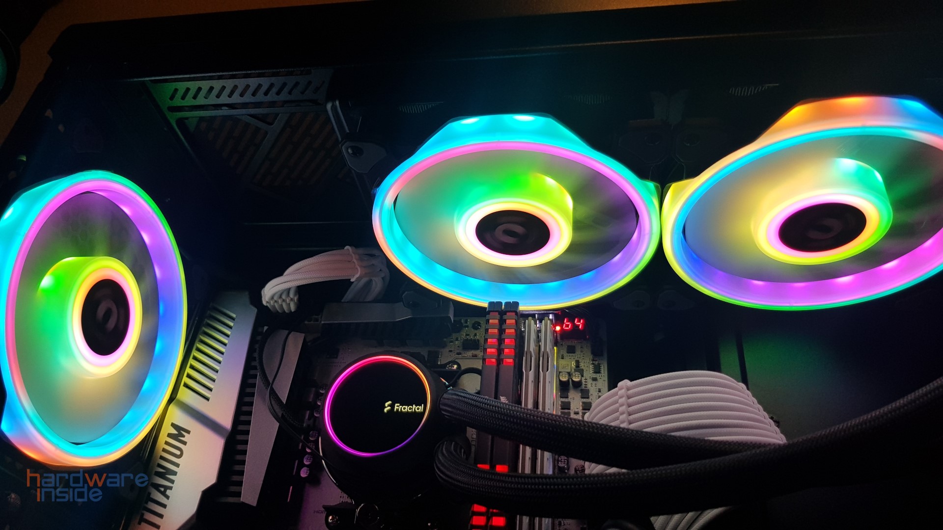 Thermaltake Riing Quad 14 RGB Radiator Fan TT Premium Edition Fan 3er Pack - 26.jpg
