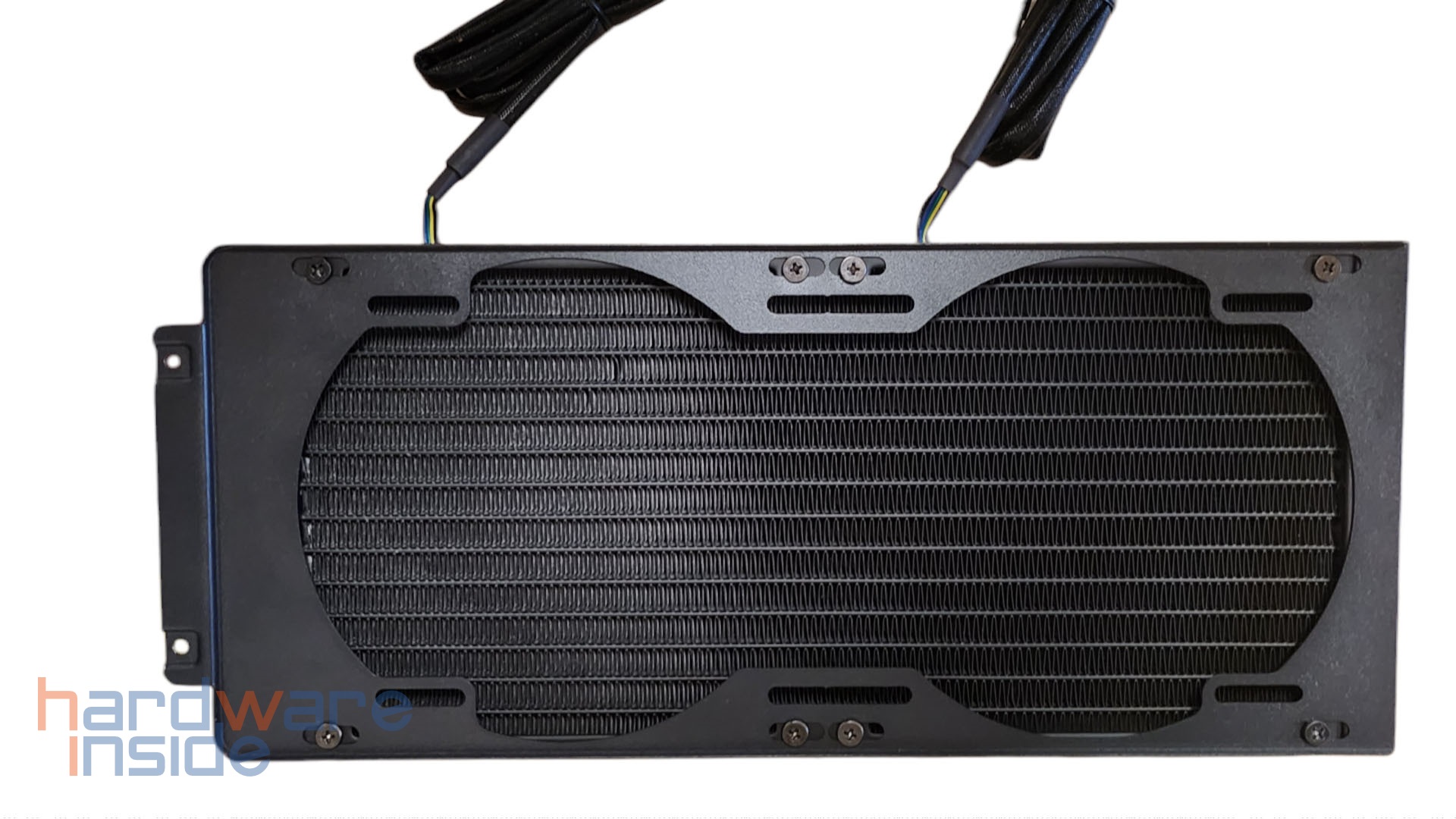 thermaltake-thoughliquid-ultra-280-rgb-radiator-montage (2).jpg