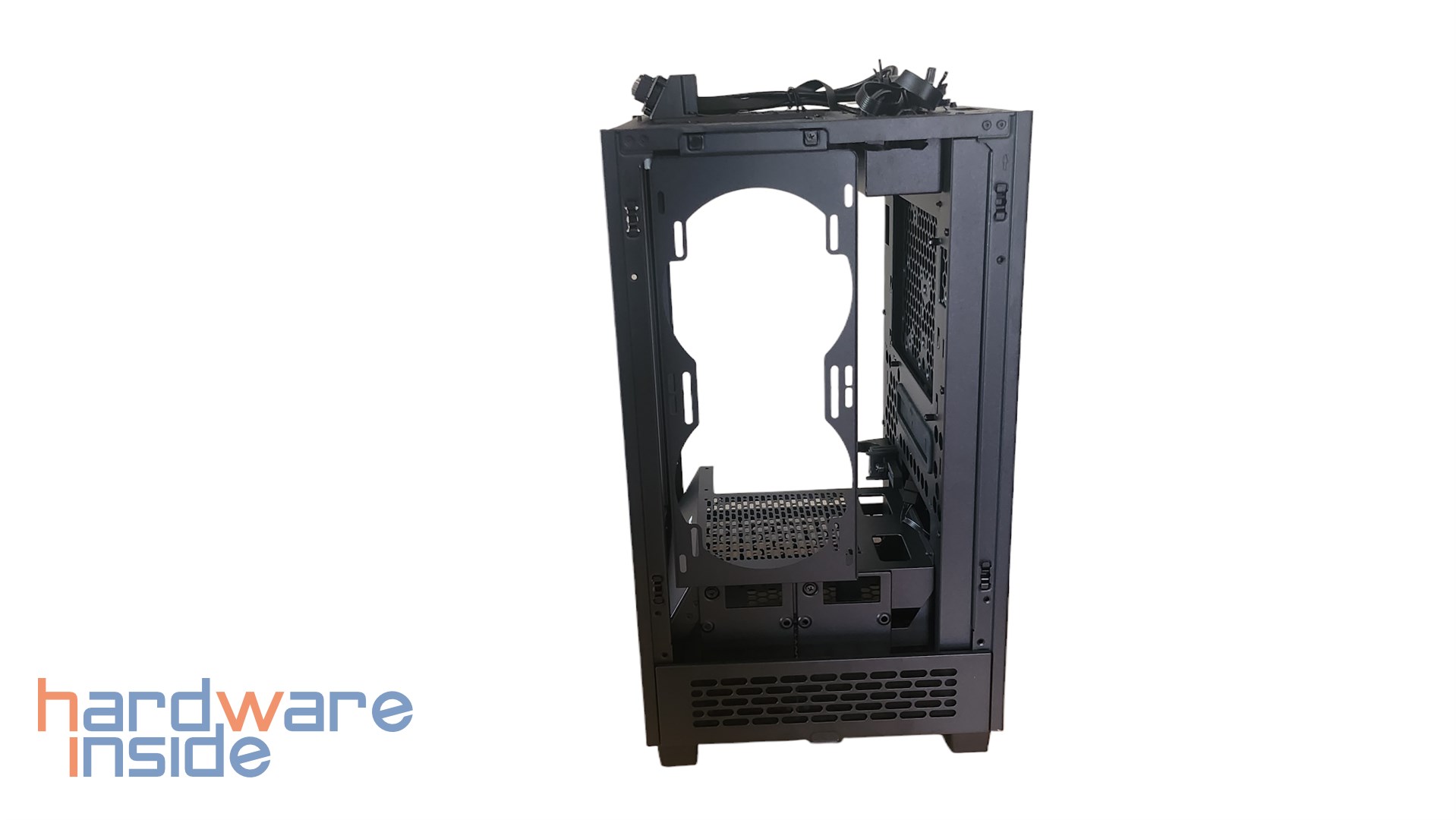 thermaltake-tower-200-details (11).jpg