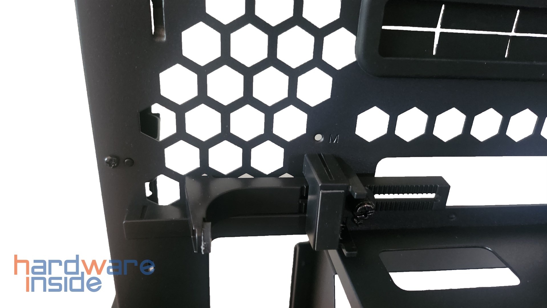 thermaltake-tower-200-details (9).jpg