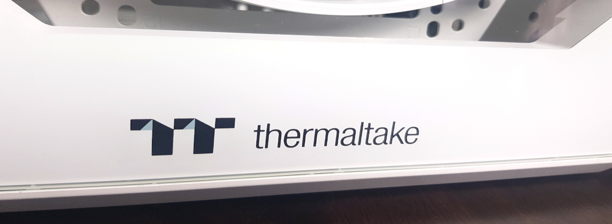 Thermaltake View 51 TG Snow ARGB Edition - 0.jpg