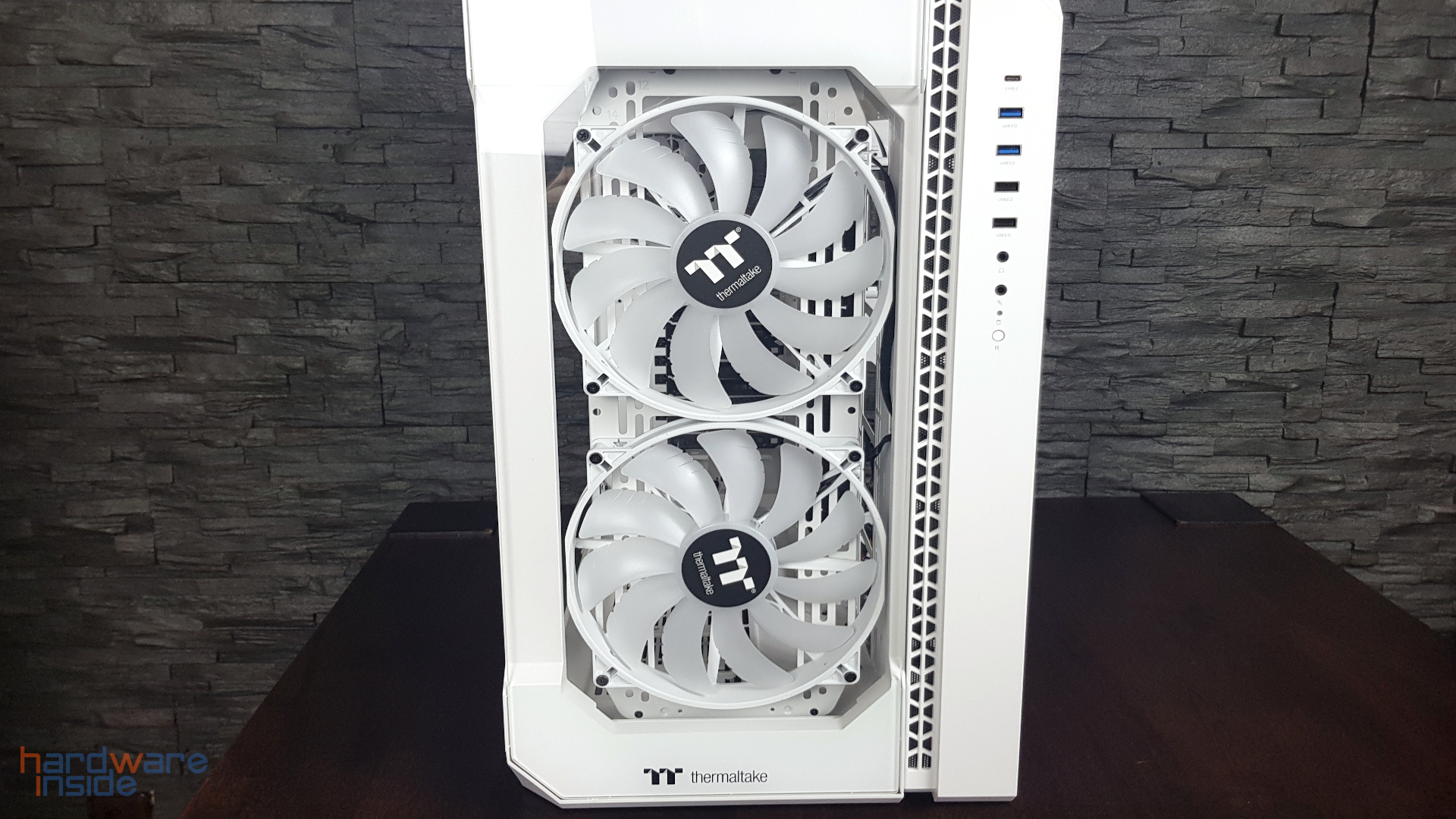 Thermaltake View 51 TG Snow ARGB Edition - 10.jpg