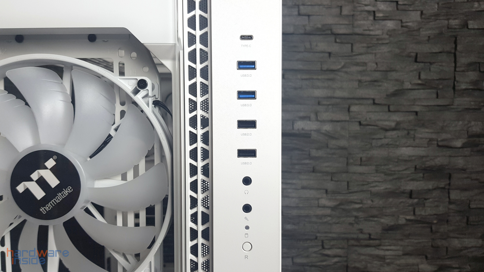 Thermaltake View 51 TG Snow ARGB Edition - 11.jpg