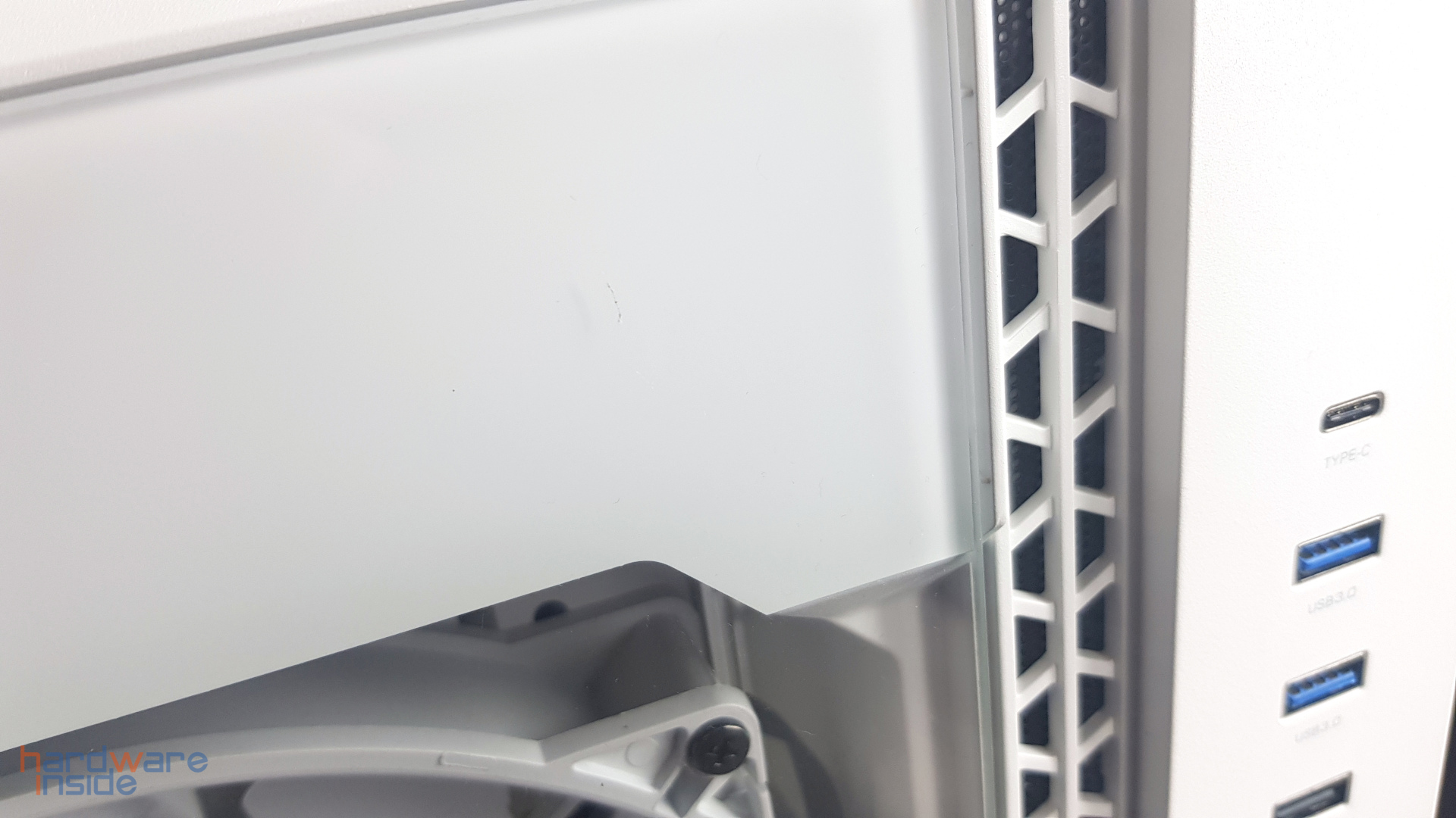 Thermaltake View 51 TG Snow ARGB Edition - 13.jpg