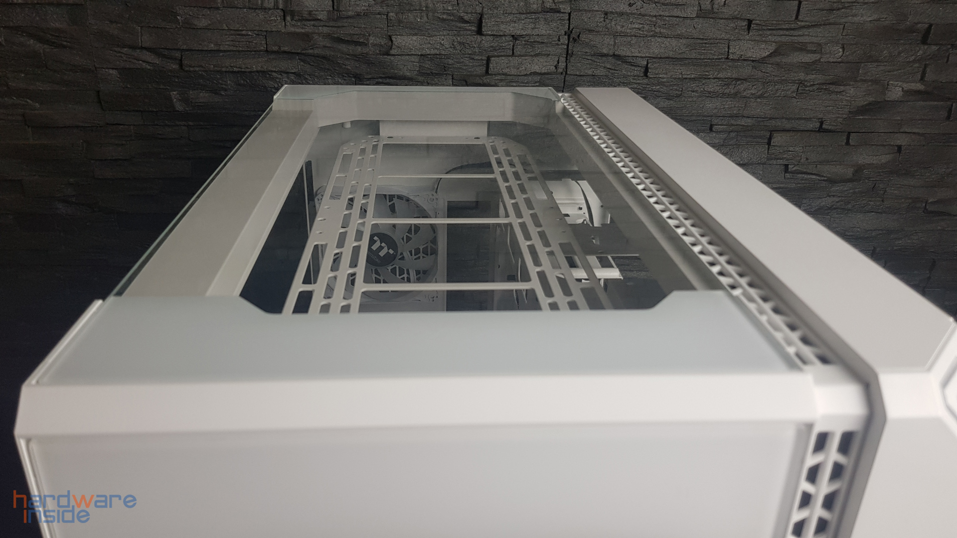 Thermaltake View 51 TG Snow ARGB Edition - 14.jpg