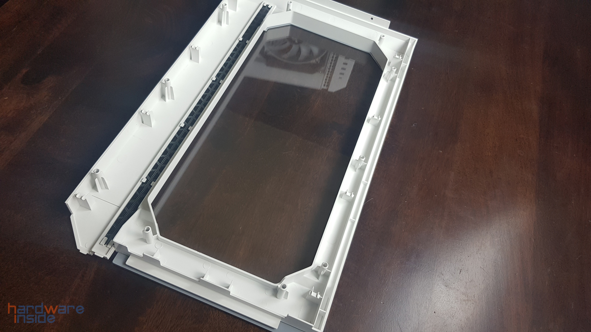 Thermaltake View 51 TG Snow ARGB Edition - 18.jpg