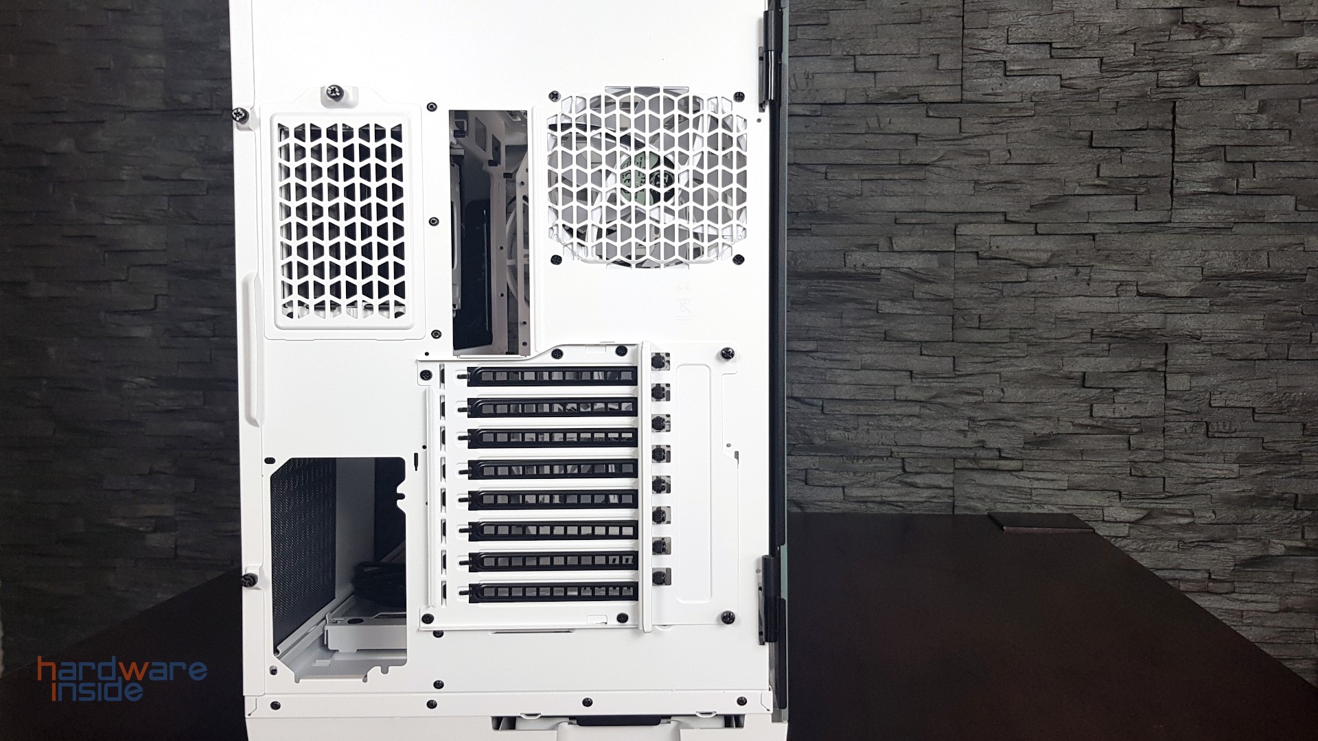 Thermaltake View 51 TG Snow ARGB Edition - 23.jpg