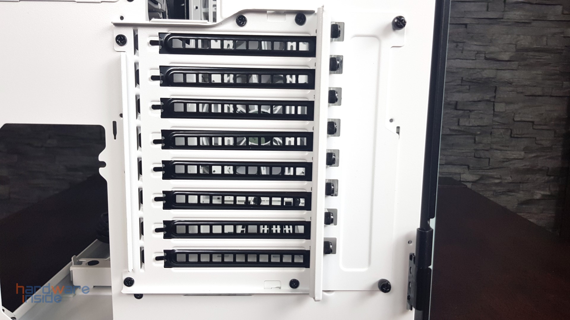 Thermaltake View 51 TG Snow ARGB Edition - 24.jpg