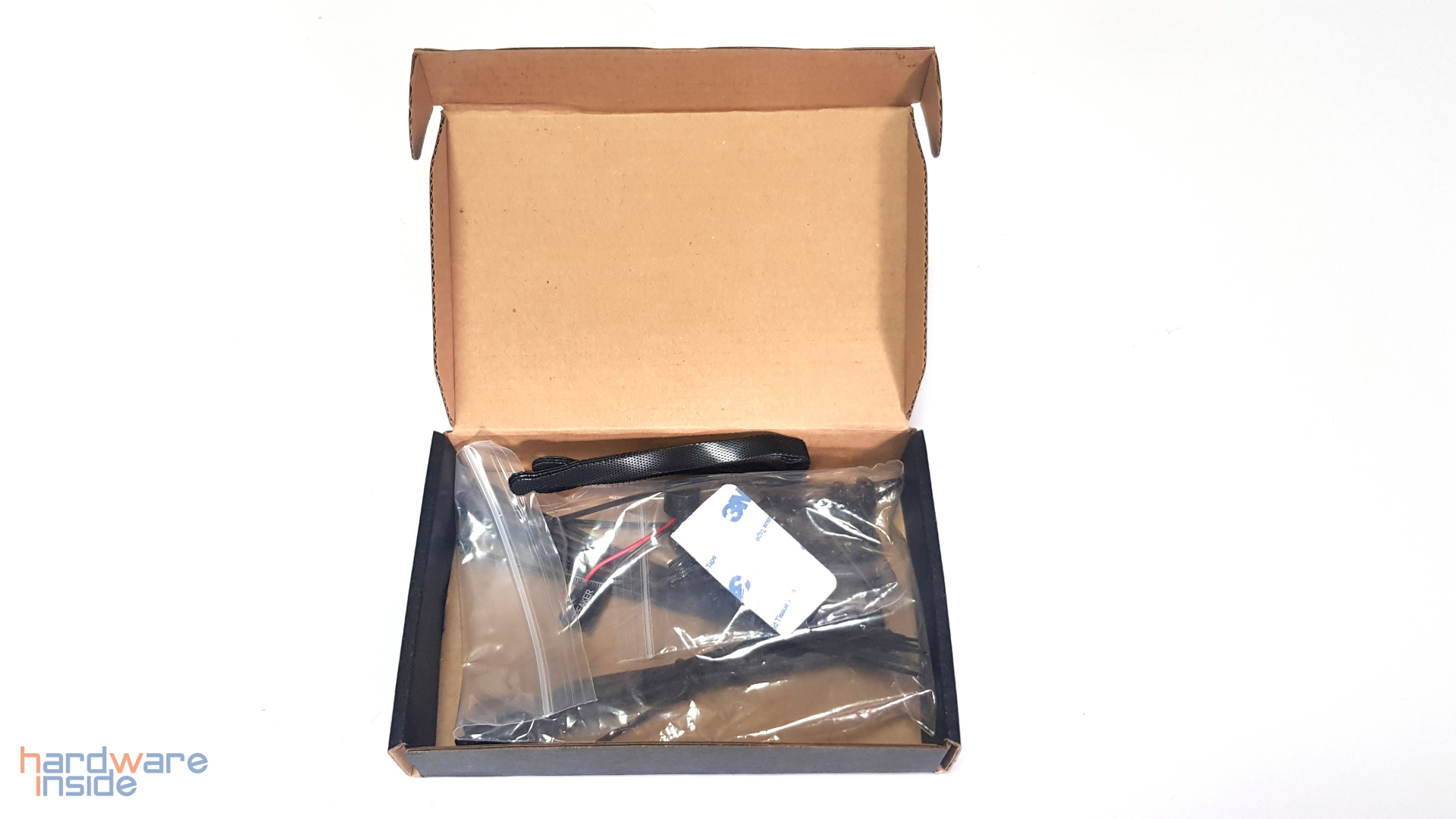 Thermaltake View 51 TG Snow ARGB Edition - 3.jpg