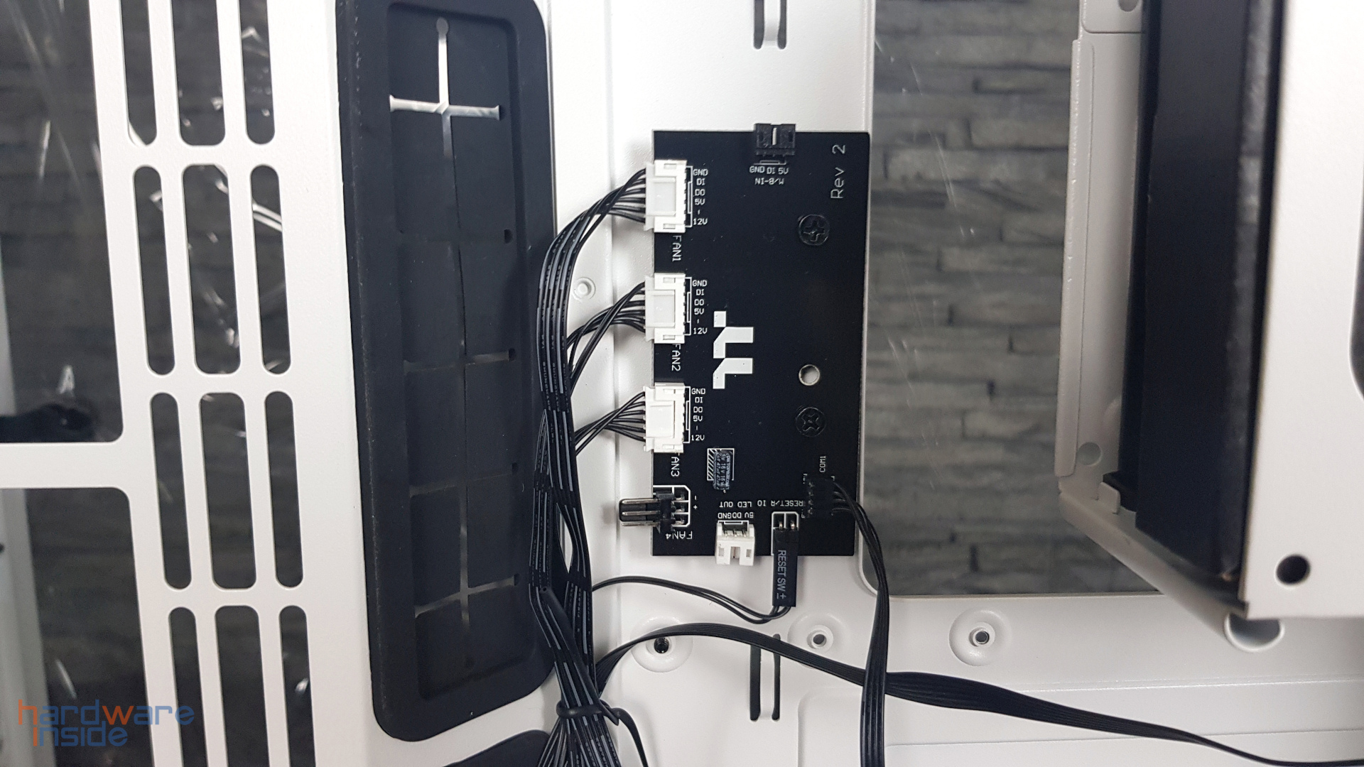 Thermaltake View 51 TG Snow ARGB Edition - 32.jpg