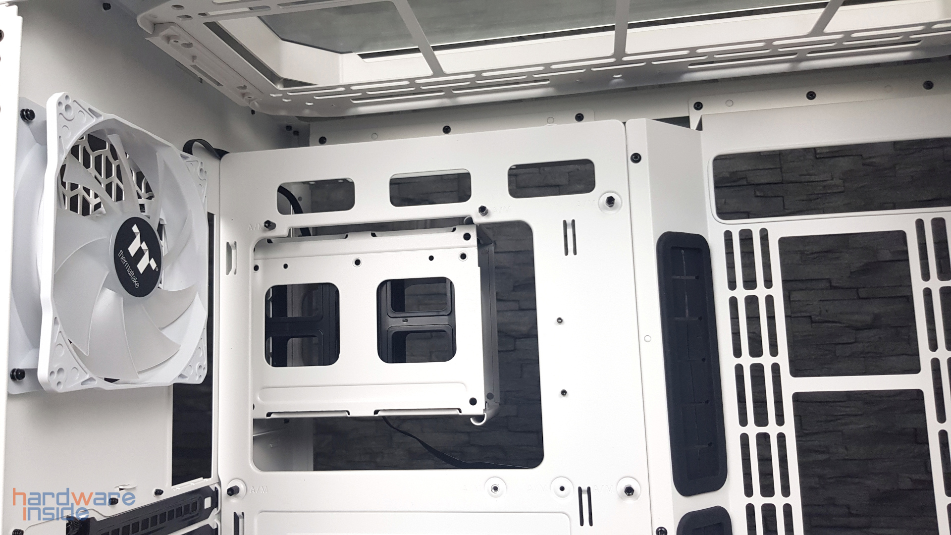 Thermaltake View 51 TG Snow ARGB Edition - 37.jpg