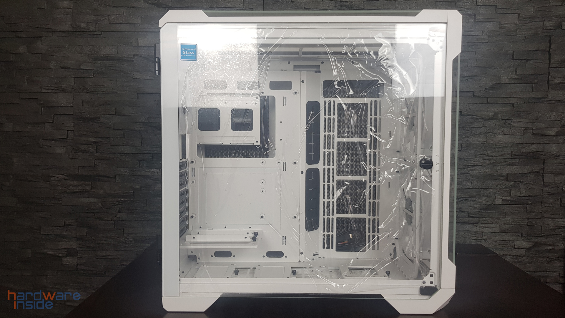 Thermaltake View 51 TG Snow ARGB Edition - 4.jpg