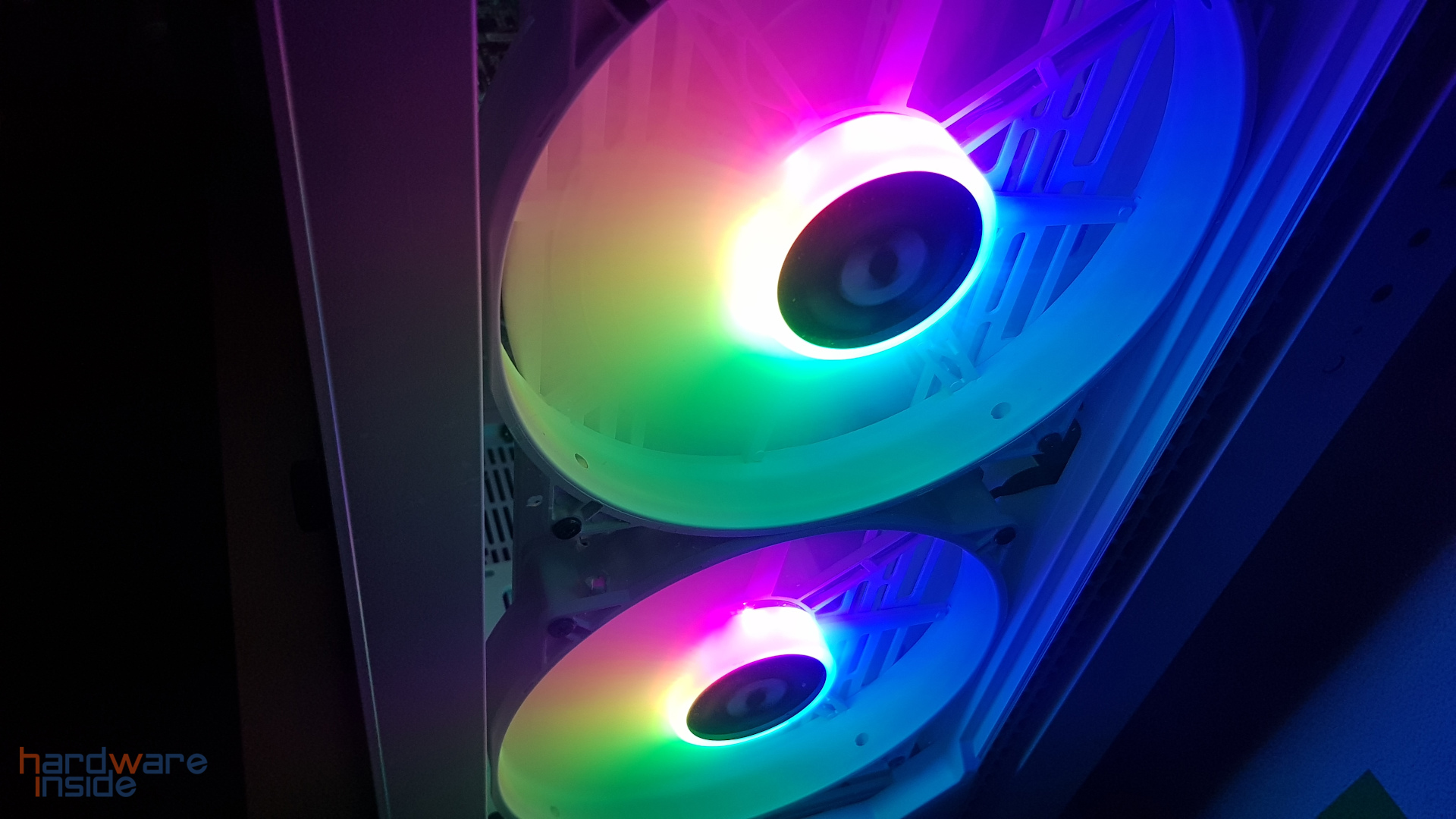 Thermaltake View 51 TG Snow ARGB Edition - 43.jpg