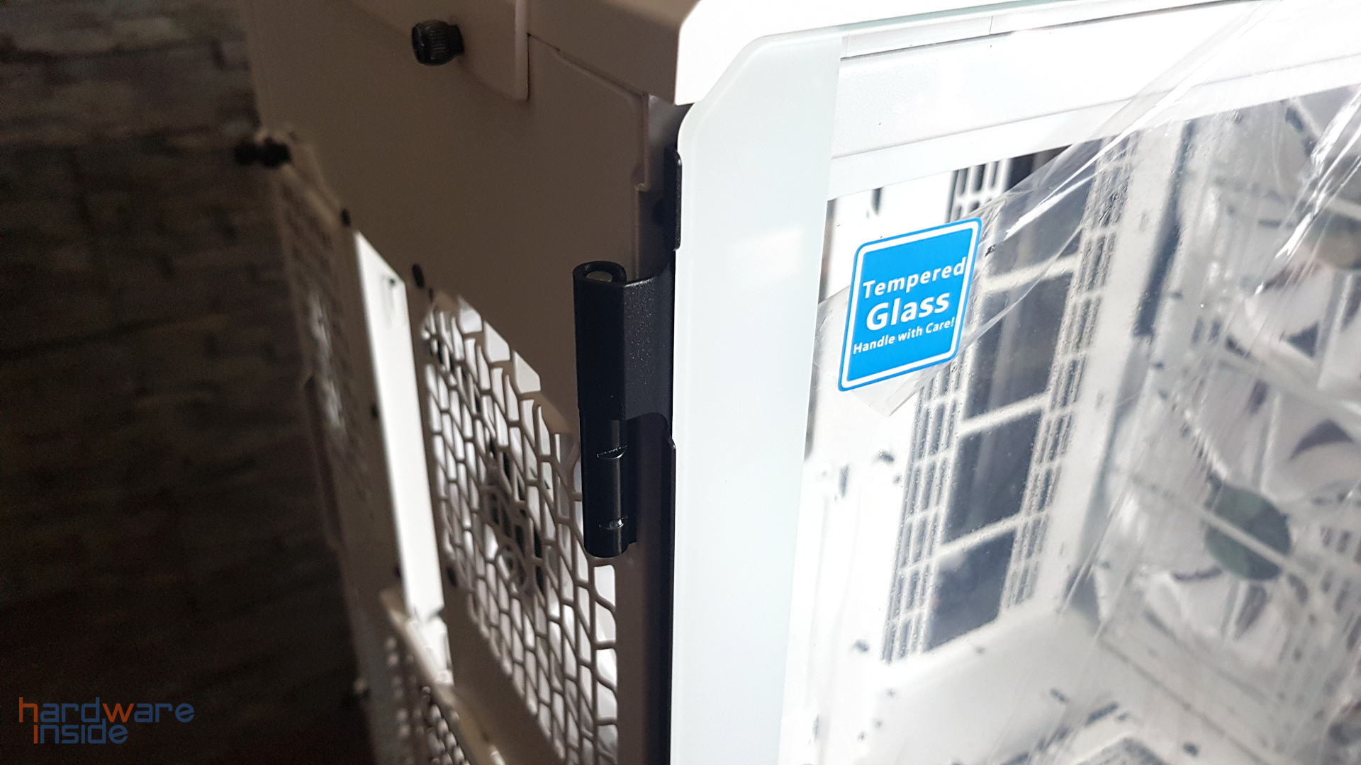 Thermaltake View 51 TG Snow ARGB Edition - 5.jpg