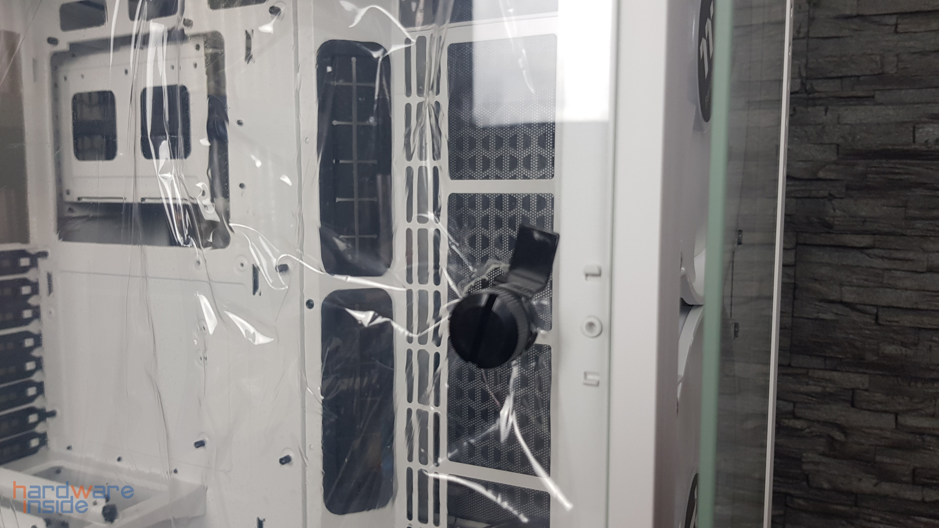 Thermaltake View 51 TG Snow ARGB Edition - 6.jpg