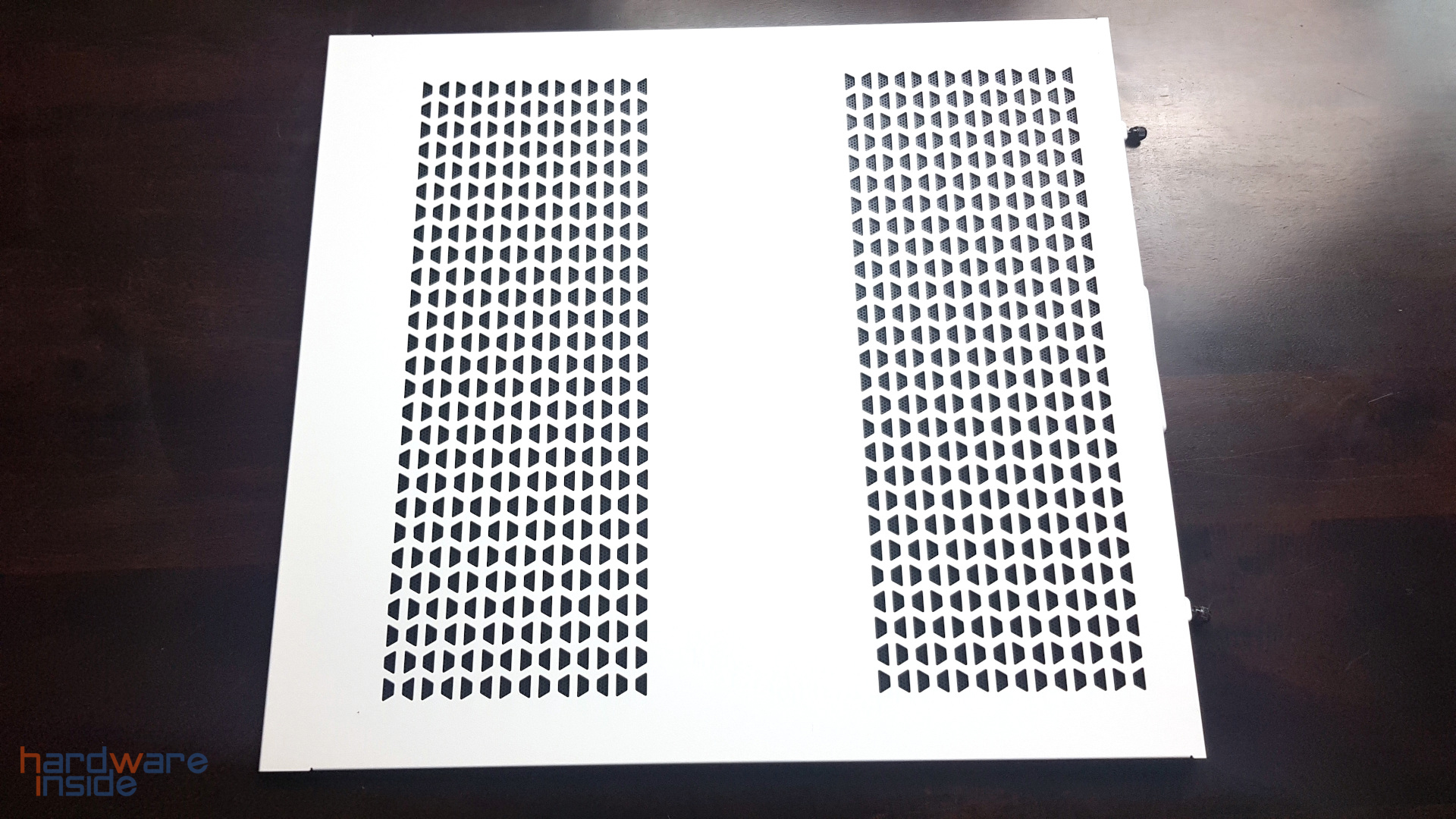 Thermaltake View 51 TG Snow ARGB Edition - 8.jpg