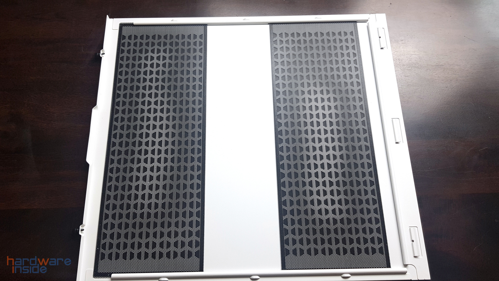 Thermaltake View 51 TG Snow ARGB Edition - 9.jpg