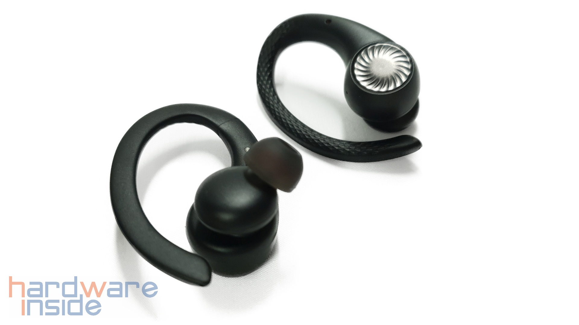 tribit_movebuds_h1_wireless_earbuds_zusammen.jpg