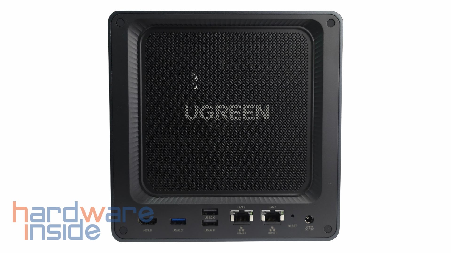 ugreen-nasync-dxp4800-plus-back-3.jpg