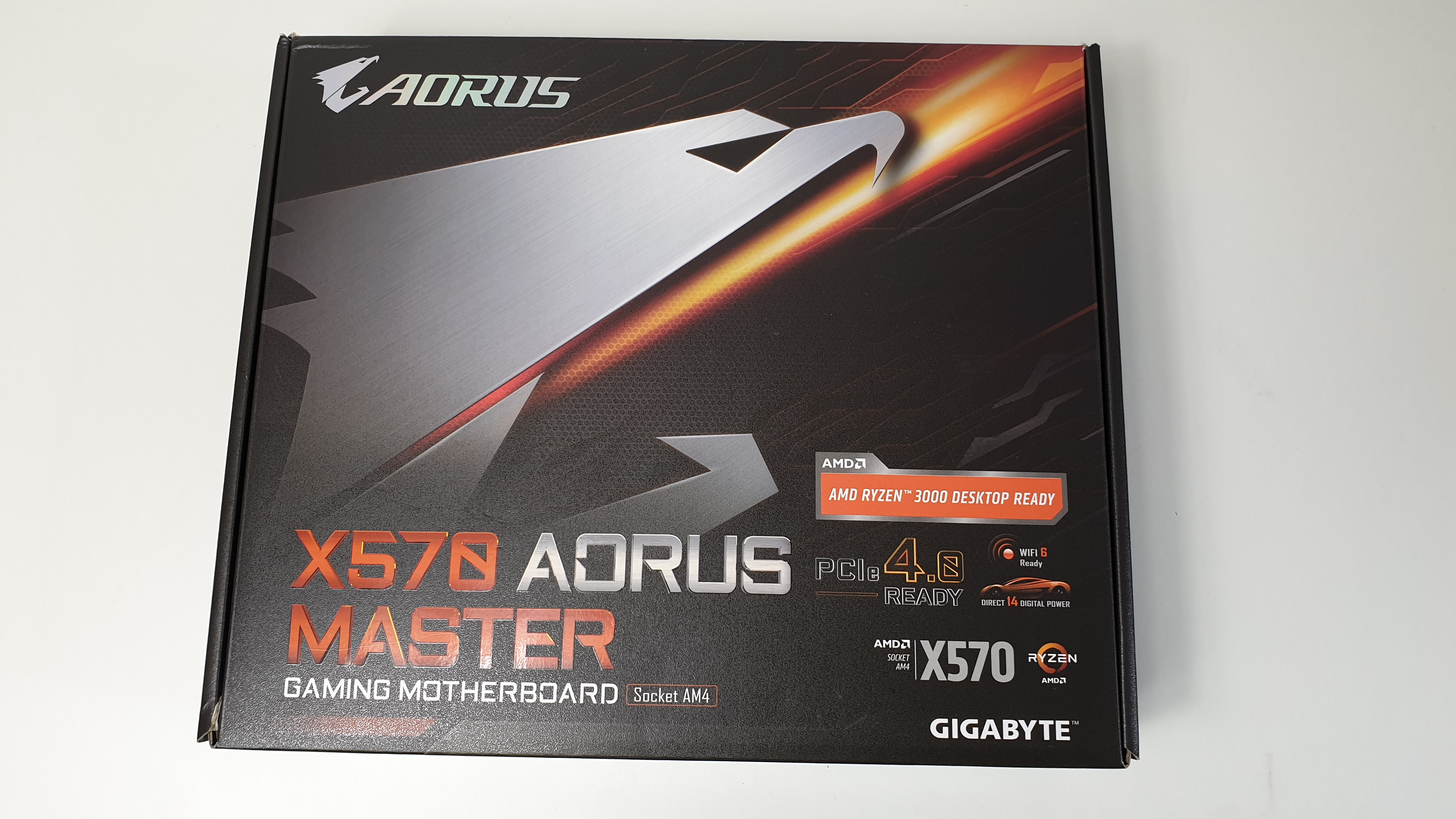 Verpackung GIGABYTE X570 AORUS MASTER.jpg